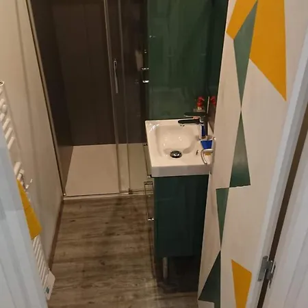 T3 Guynemer 1er Etage A 80 M Linge De Lit Fourni *