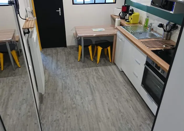 T3 Guynemer 1er Etage A 80 M Linge De Lit Fourni 公寓 *