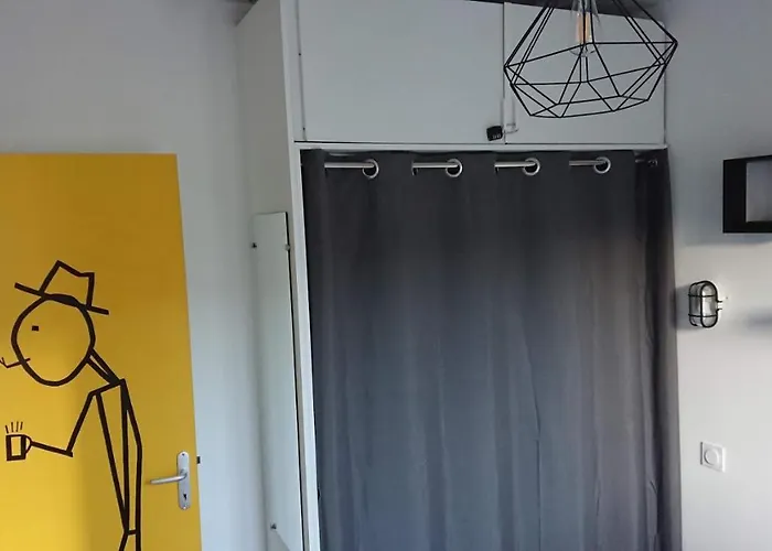 T3 Guynemer 1er Etage A 80 M Linge De Lit Fourni