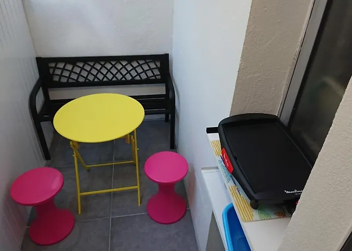 T3 Guynemer 1er Etage A 80 M Linge De Lit Fourni Apartmán